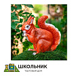 Чучело белки с шишкой